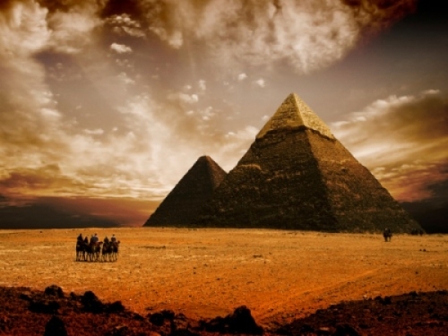 Pyramids romance